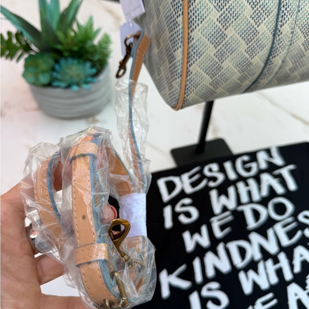 Kurt Geiger Blue and Cream Satchel - Picture 3 of 6